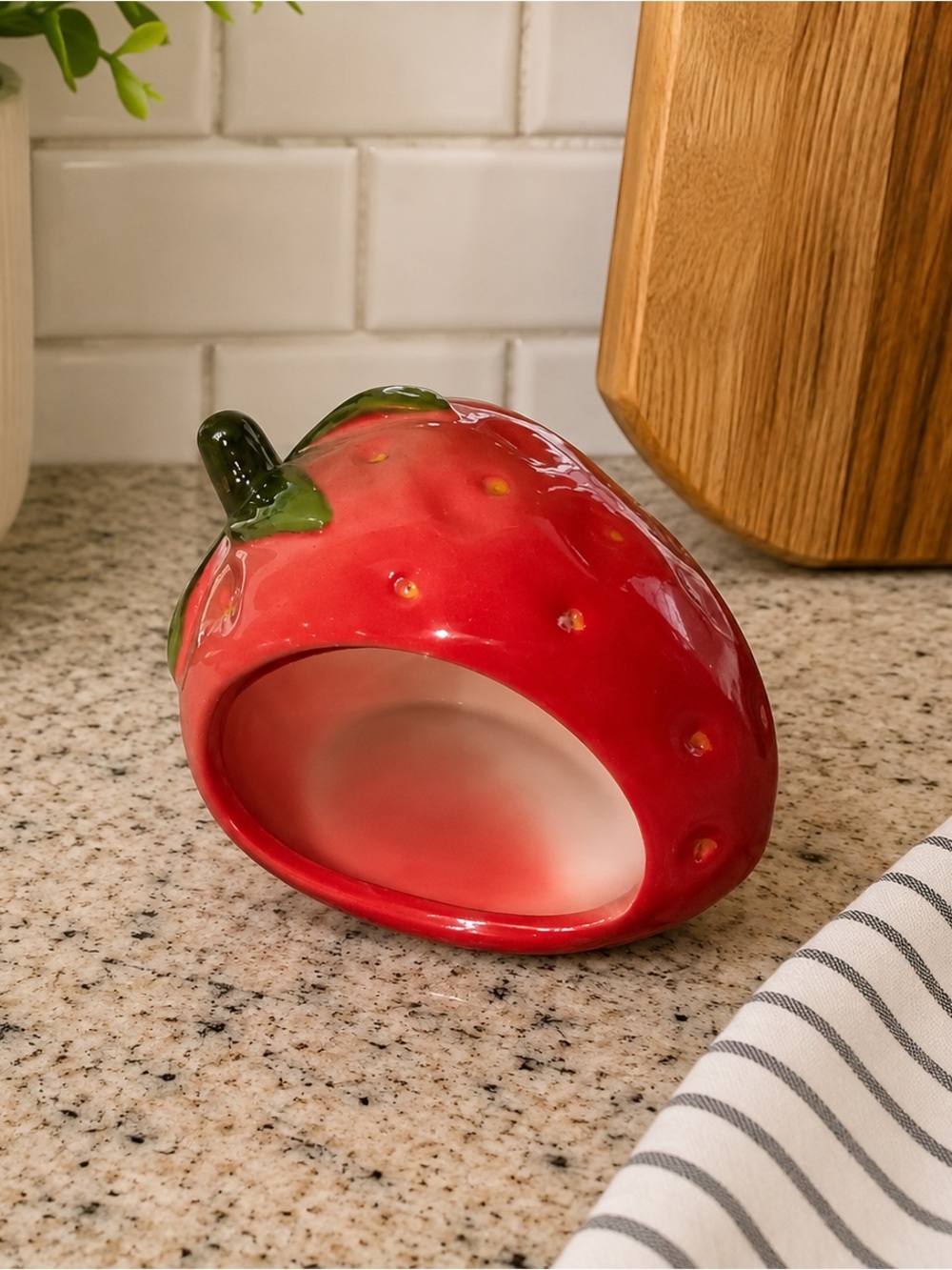 Strawberry Ceramic Sponge Holder Kitchen Decor 🍓